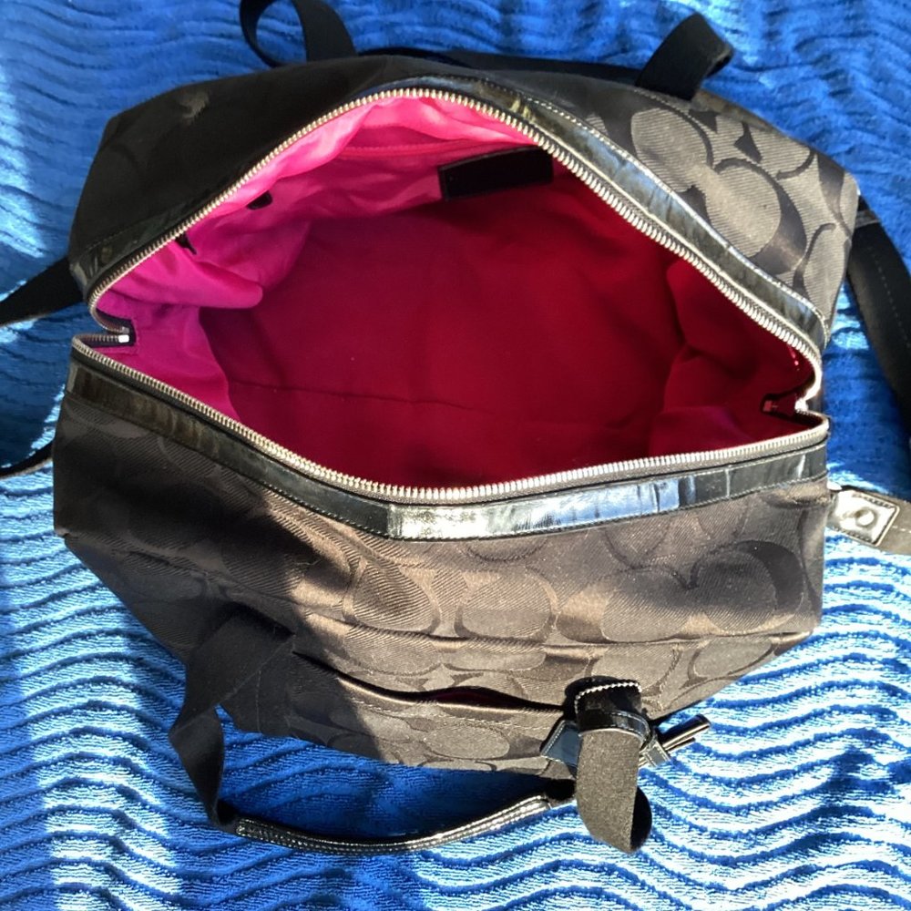 Travel Bag - Picture 2 of 3